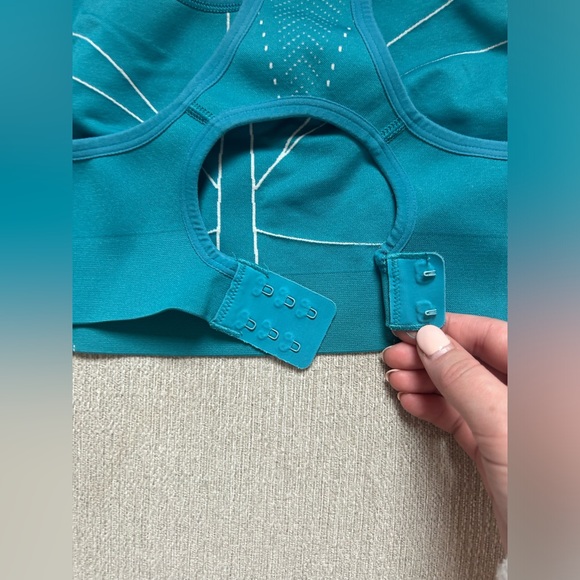 All In Motion Unlined (No Cups) Sports Bra (Target) - Picture 6 of 8